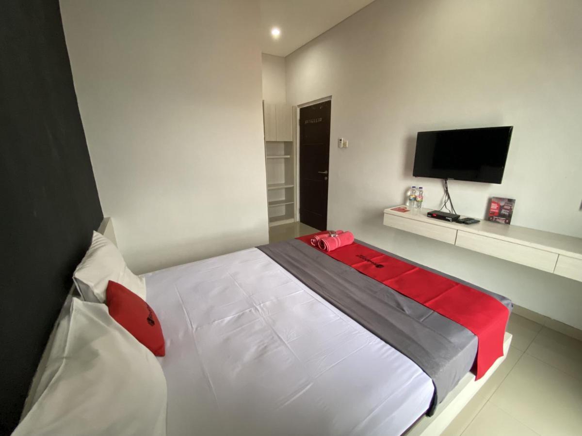 מלון Reddoorz Near Rsud Margono Purwokerto 3 מראה חיצוני תמונה