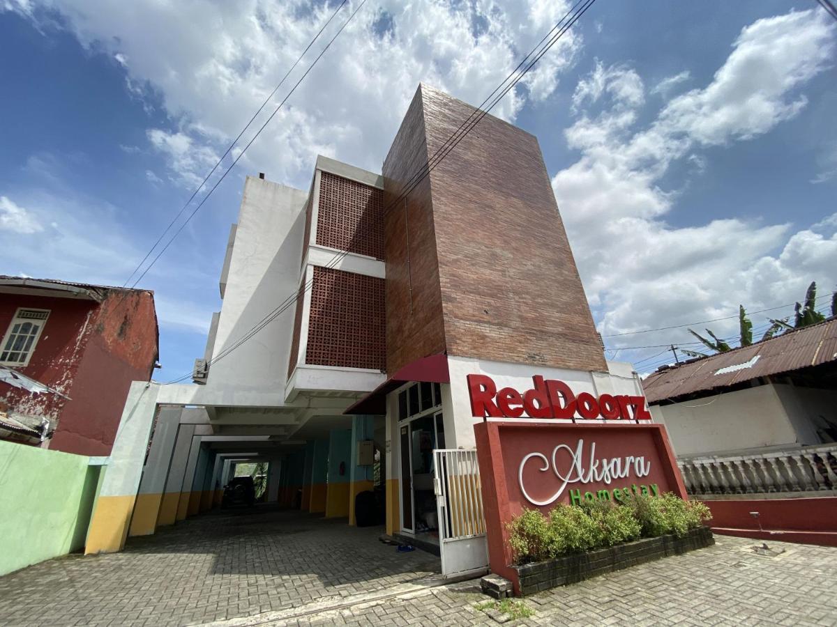 מלון Reddoorz Near Rsud Margono Purwokerto 3 מראה חיצוני תמונה