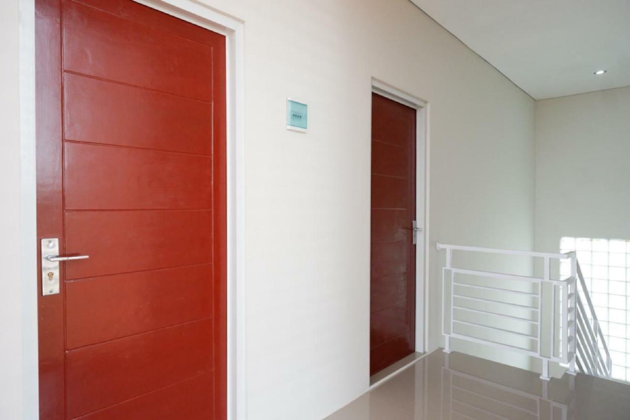 מלון Reddoorz Near Rsud Margono Purwokerto 3 מראה חיצוני תמונה